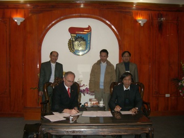 Picture of Signing of WDN Agreement at HUS